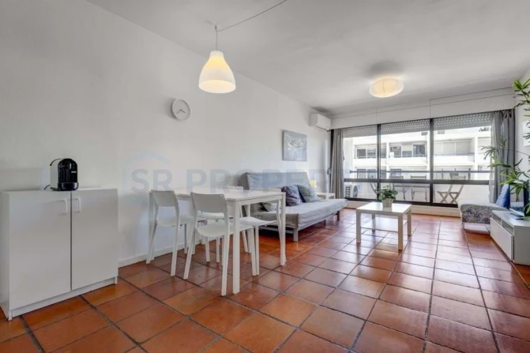Apartamento T1 para Venda em Quarteira Foto 8