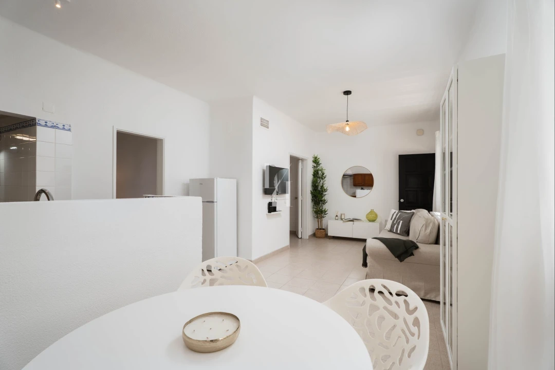 Apartamento T2 para Venda em Quarteira Foto 6