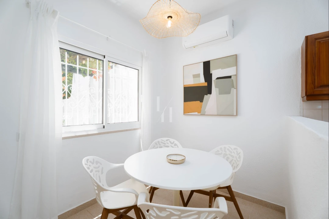 Apartamento T2 para Venda em Quarteira Foto 7