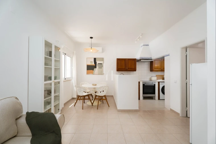 Apartamento T2 para Venda em Quarteira Foto 4