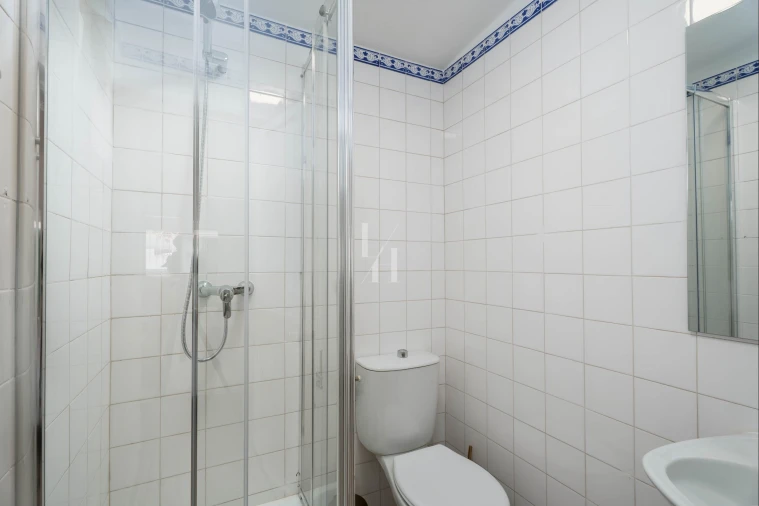 Apartamento T2 para Venda em Quarteira Foto 17