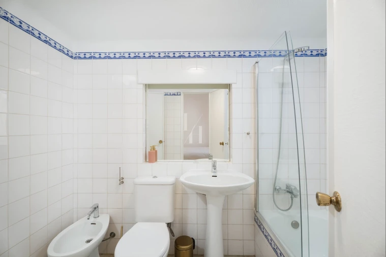 Apartamento T2 para Venda em Quarteira Foto 13