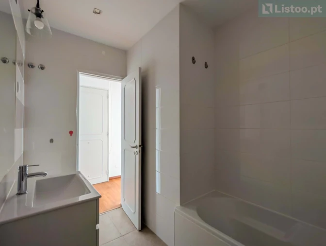 Apartamento T2 para Venda em Alvalade Foto 28