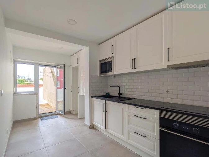 Apartamento T2 para Venda em Alvalade Foto 5