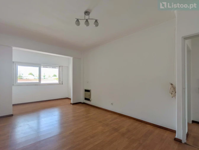 Apartamento T2 para Venda em Alvalade Foto 13