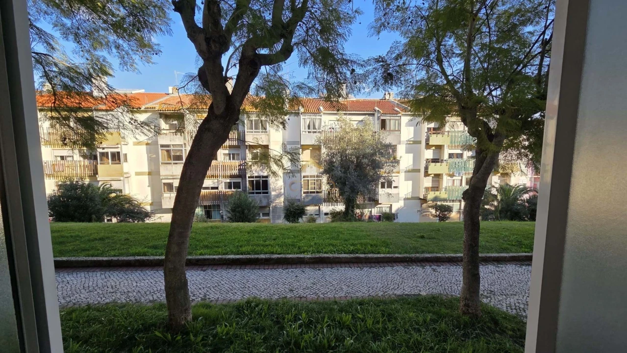 Apartamento T2 para Venda em Santa Iria de Azoia, São João da Talha e Bobadela Foto 17