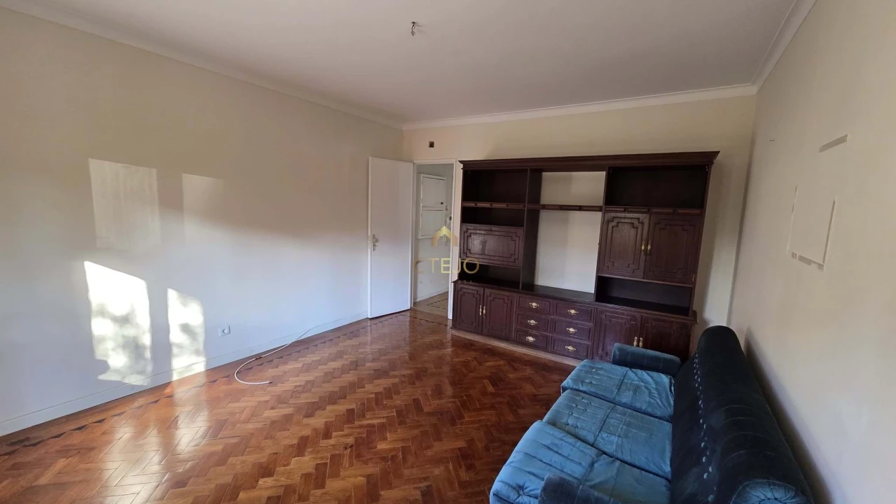 Apartamento T2 para Venda em Santa Iria de Azoia, São João da Talha e Bobadela Foto 11