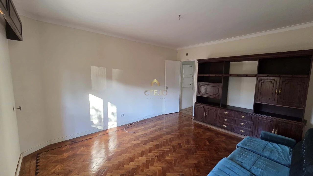 Apartamento T2 para Venda em Santa Iria de Azoia, São João da Talha e Bobadela Foto 12