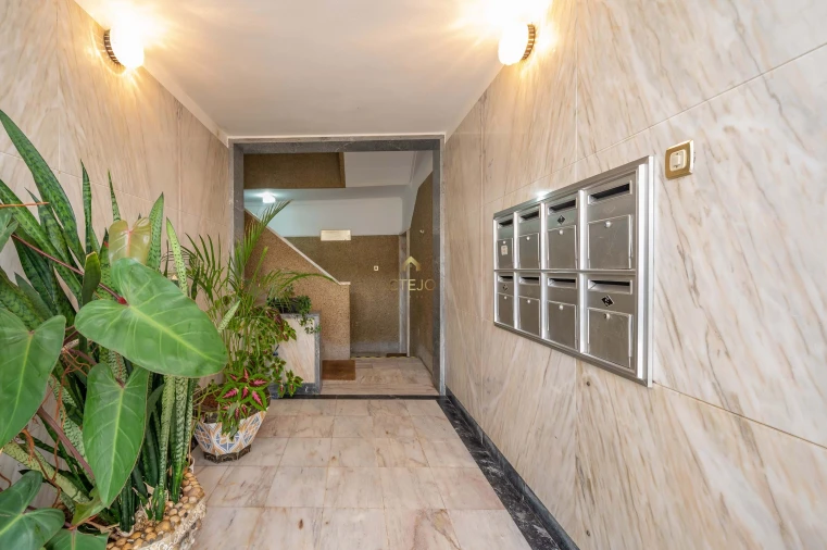 Apartamento T2 para Venda em Santa Iria de Azoia, São João da Talha e Bobadela Foto 6