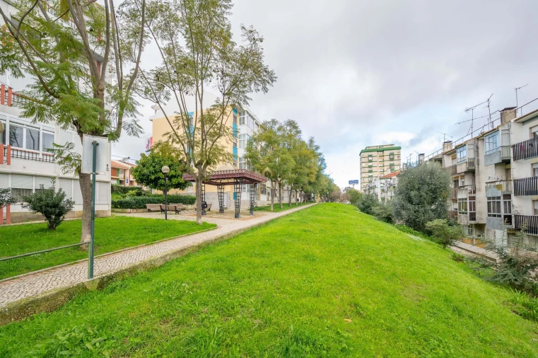 Apartamento T2 para Venda em Santa Iria de Azoia, São João da Talha e Bobadela Foto 5