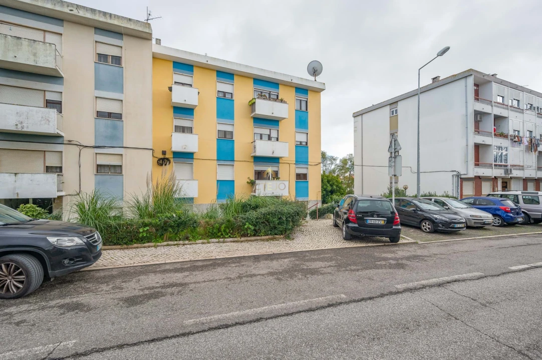 Apartamento T2 para Venda em Santa Iria de Azoia, São João da Talha e Bobadela Foto 3