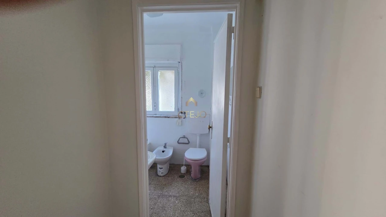 Apartamento T2 para Venda em Santa Iria de Azoia, São João da Talha e Bobadela Foto 8