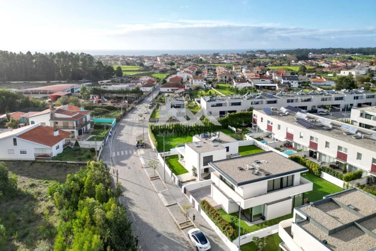 Moradia T3 para Venda em Vila Chã Foto 28