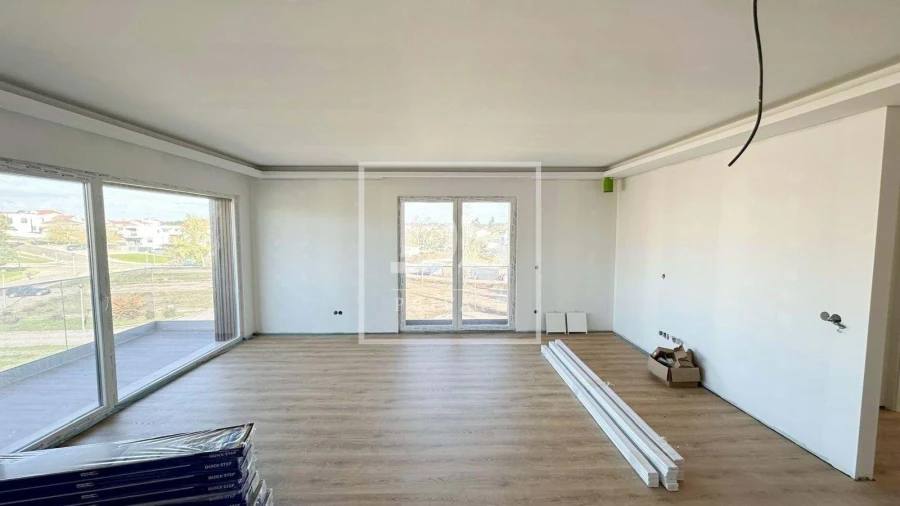 Apartamento T3 para Venda em Ramalhal Foto 4