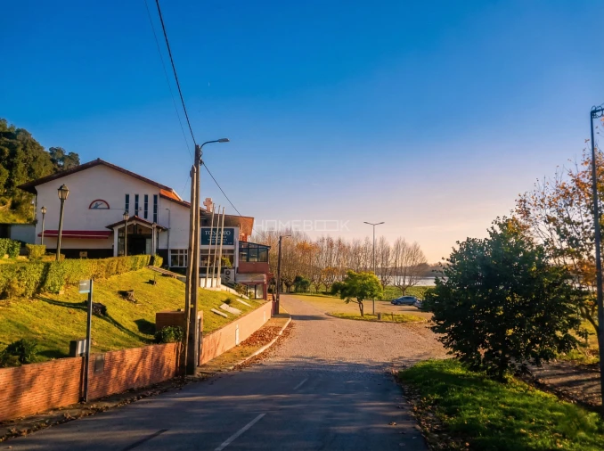 Negócio para Venda em Travassô e Óis da Ribeira Foto 2