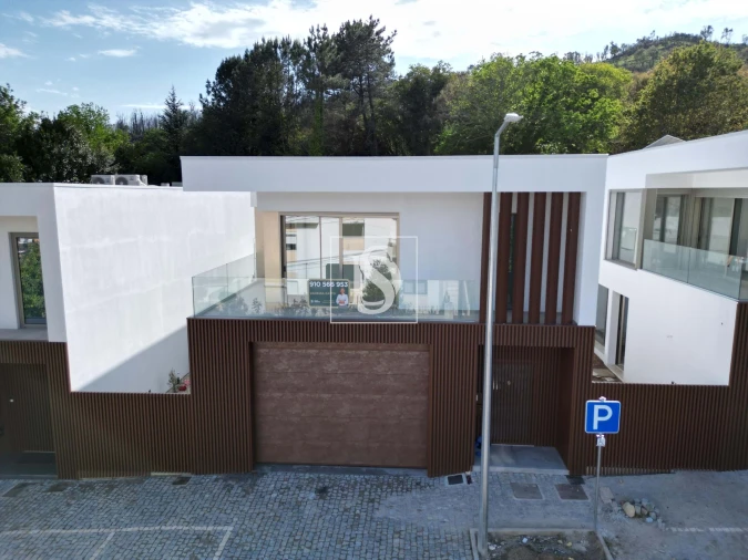 Moradia T4 para Venda em Ferreiros e Gondizalves Foto 3