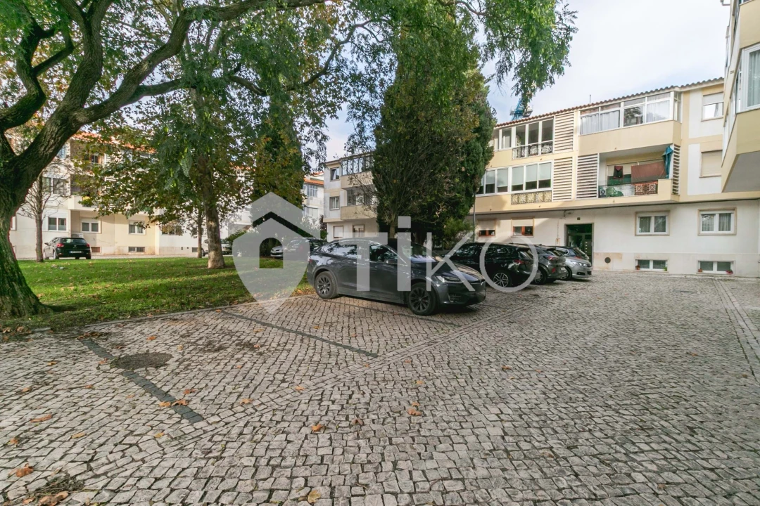 Apartamento T3 para Venda em Carcavelos e Parede Foto 23