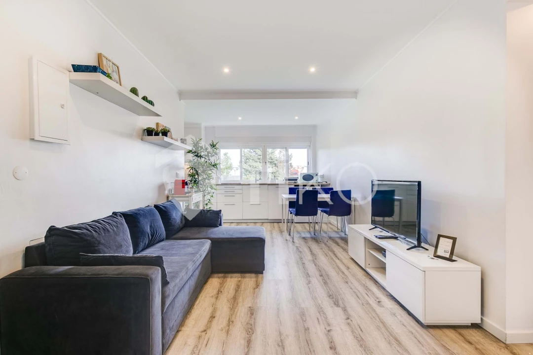 Apartamento T3 para Venda em Carcavelos e Parede Foto 2