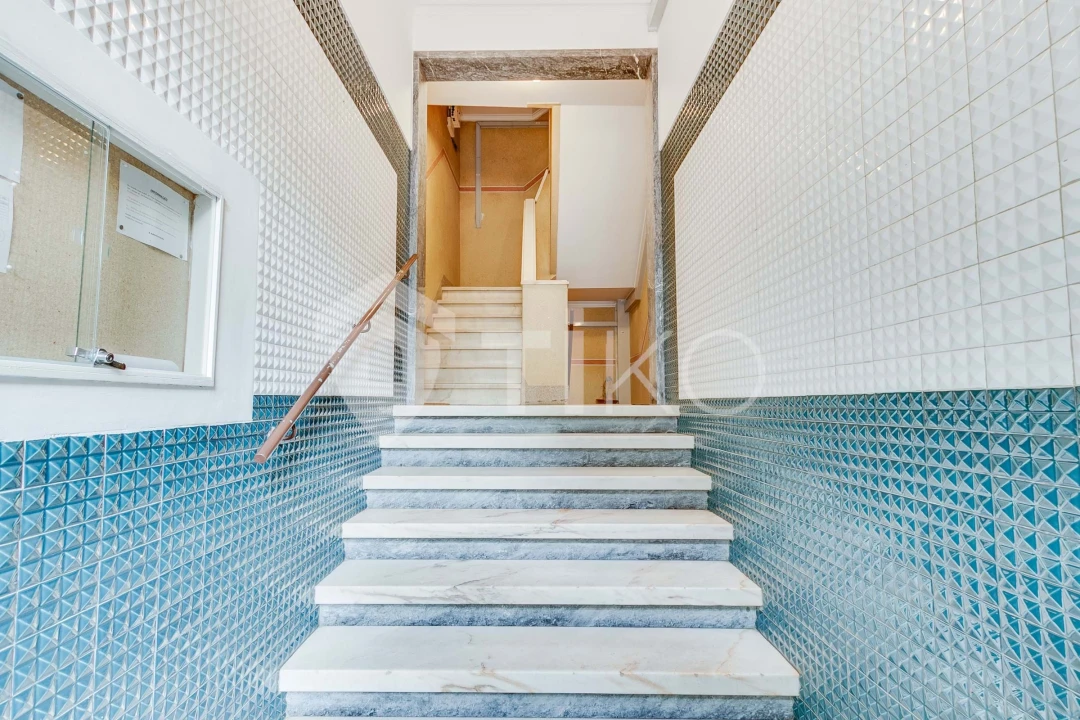 Apartamento T3 para Venda em Carcavelos e Parede Foto 19