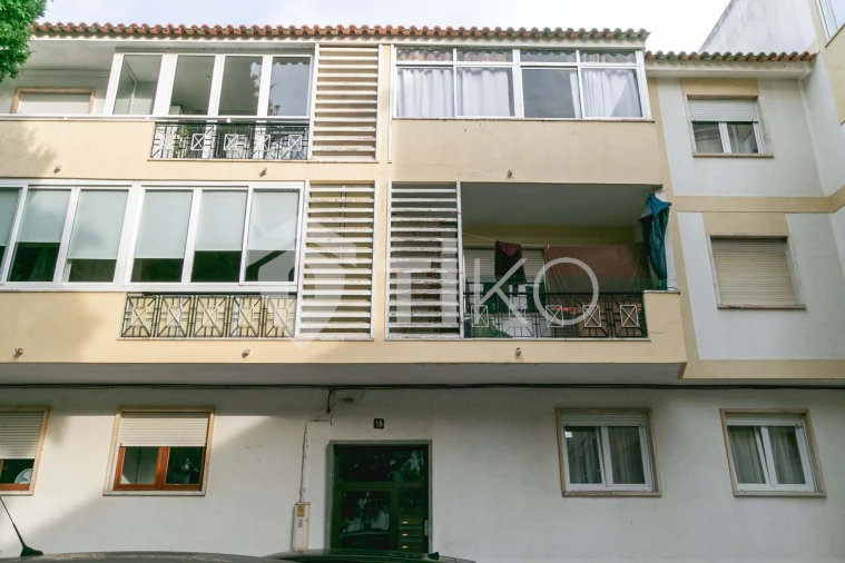 Apartamento T3 para Venda em Carcavelos e Parede Foto 20