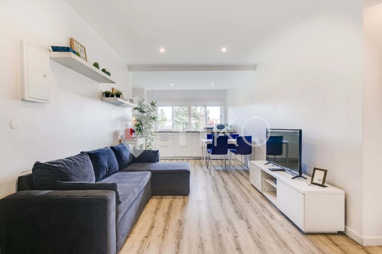 Apartamento T3 para Venda em Carcavelos e Parede Foto 2