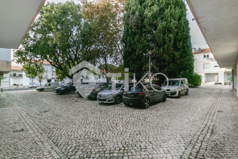 Apartamento T3 para Venda em Carcavelos e Parede Foto 22