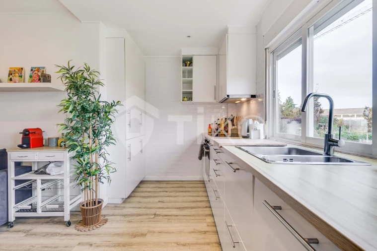 Apartamento T3 para Venda em Carcavelos e Parede Foto 3