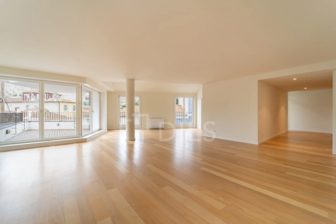 Apartamento T4 para Venda em Aldoar, Foz do Douro e Nevogilde Foto 2