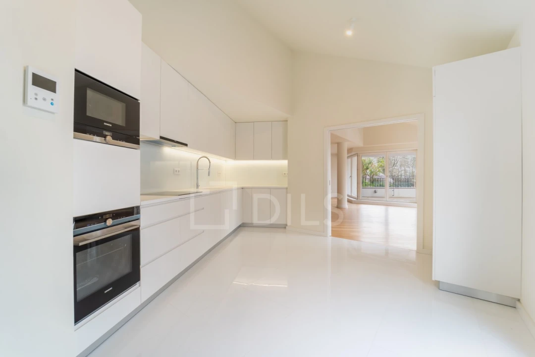 Apartamento T4 para Venda em Aldoar, Foz do Douro e Nevogilde Foto 5