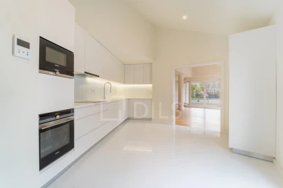 Apartamento T4 para Venda em Aldoar, Foz do Douro e Nevogilde
