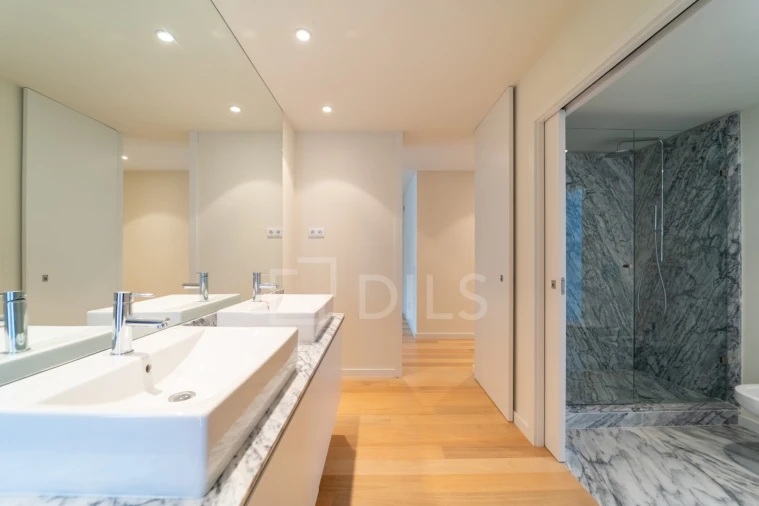 Apartamento T4 para Venda em Aldoar, Foz do Douro e Nevogilde Foto 17