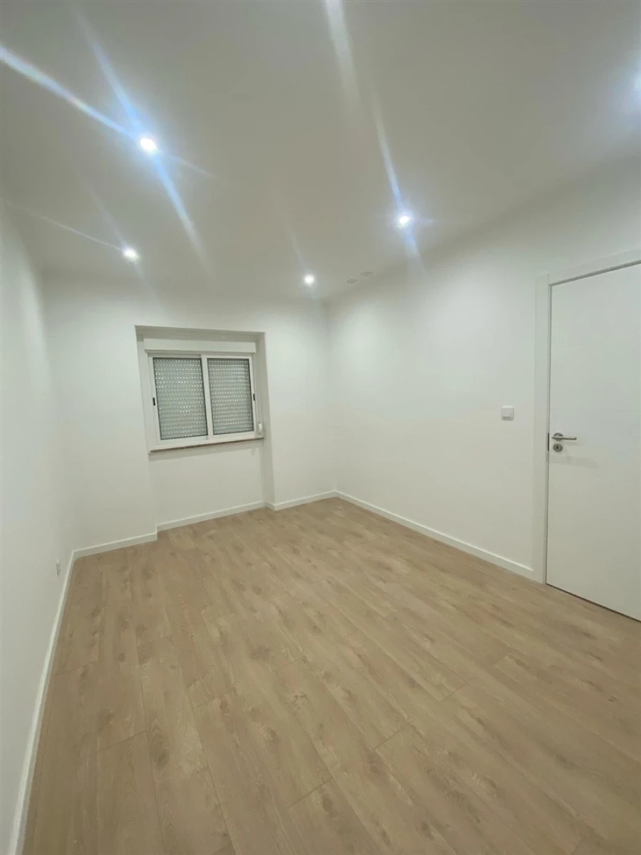 Apartamento T3 para Venda em Águas Livres Foto 3