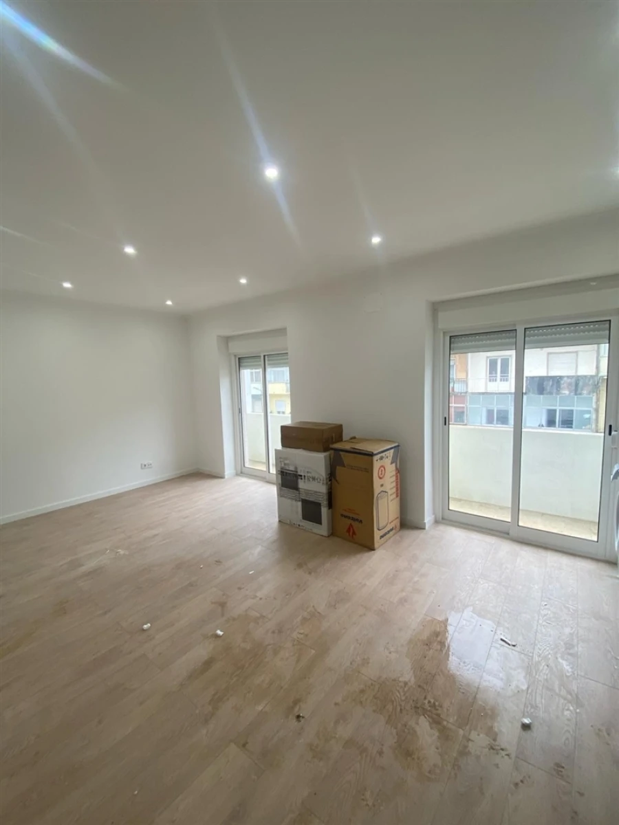 Apartamento T3 para Venda em Águas Livres Foto 9