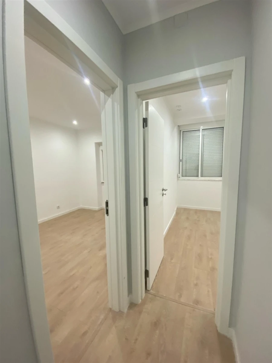 Apartamento T3 para Venda em Águas Livres Foto 5