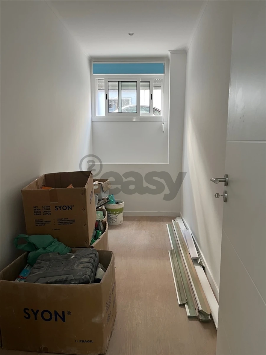 Apartamento T2 para Venda em Venteira Foto 9