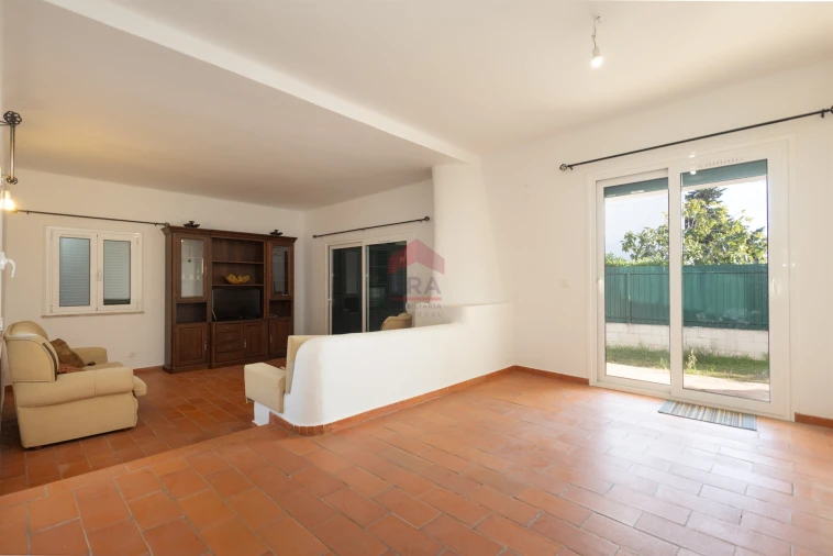 Moradia T0 para Venda em Albufeira e Olhos de Água Foto 7