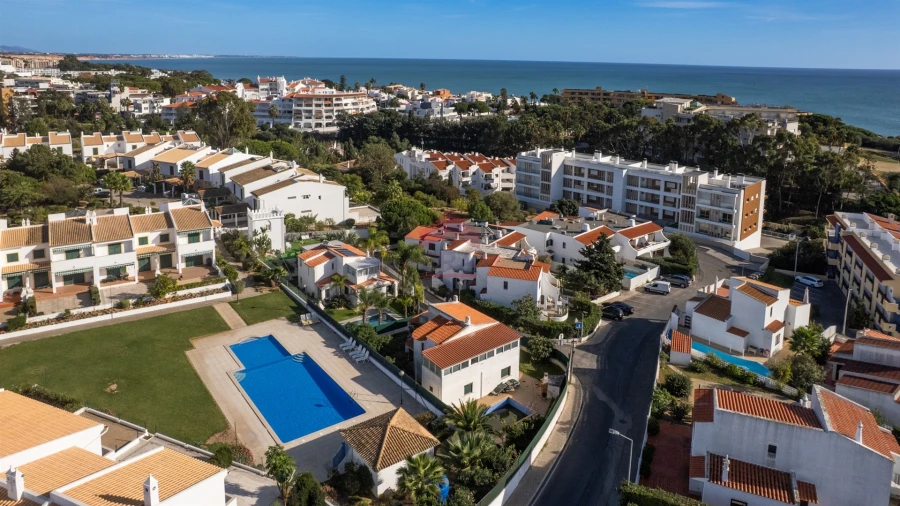 Moradia T0 para Venda em Albufeira e Olhos de Água Foto 29