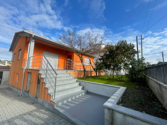 Moradia T2 para Venda em Pinhanços