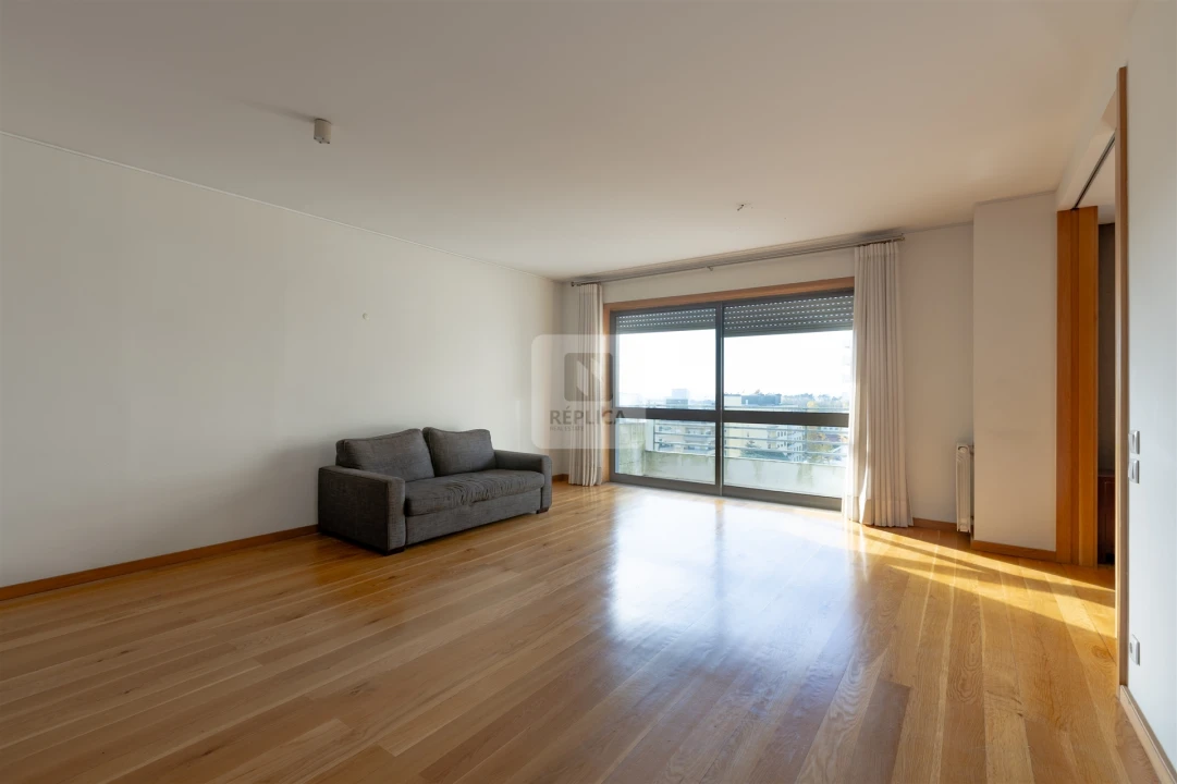 Apartamento T3 para Venda em Ramalde Foto 6