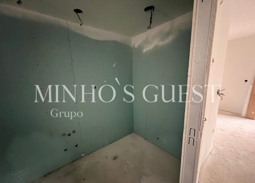 Apartamento T0 para Venda em Gualtar Foto 6