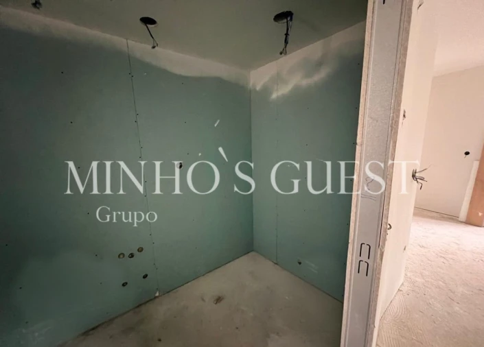 Apartamento T0 para Venda em Gualtar Foto 6