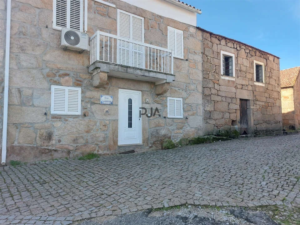 Moradia T0 para Venda em Juncais, Vila Ruiva e Vila Soeiro do Chão Foto 9