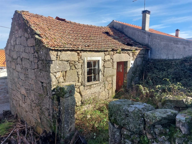 Moradia T0 para Venda em Juncais, Vila Ruiva e Vila Soeiro do Chão Foto 4