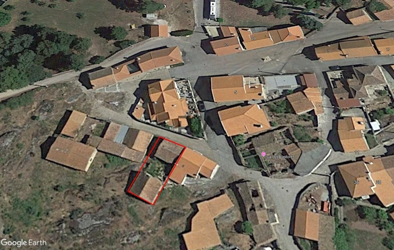 Moradia T0 para Venda em Juncais, Vila Ruiva e Vila Soeiro do Chão Foto 11