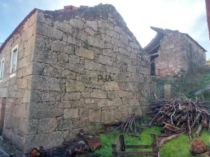 Moradia T0 para Venda em Juncais, Vila Ruiva e Vila Soeiro do Chão Foto 7