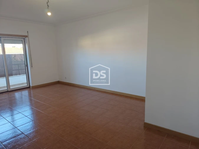 Apartamento T2 para Arrendamento em Marinha Grande Foto 12