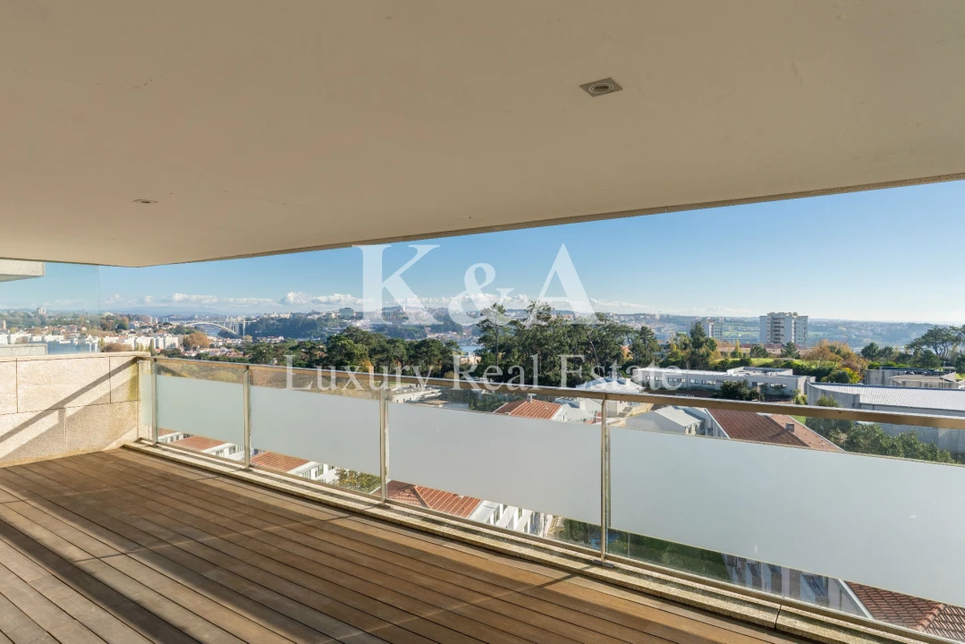 Apartamento T4 para Venda em Lordelo do Ouro e Massarelos Foto 5