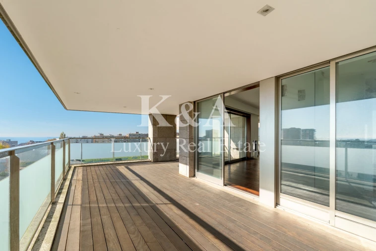 Apartamento T4 para Venda em Lordelo do Ouro e Massarelos Foto 1