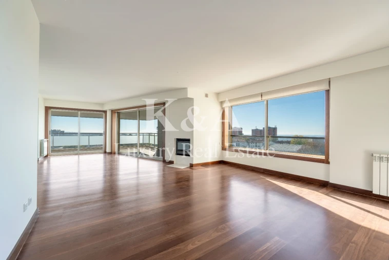 Apartamento T4 para Venda em Lordelo do Ouro e Massarelos Foto 2