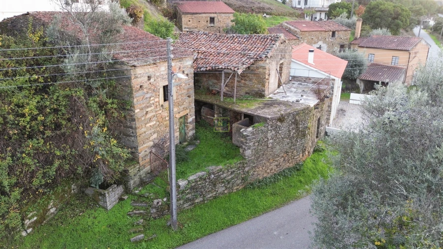 Moradia T8 para Venda em Sobreira Formosa e Alvito da Beira Foto 22